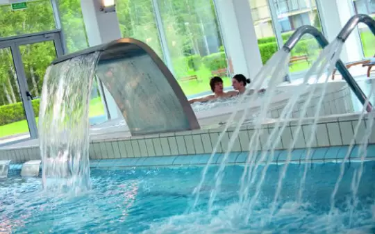 Impreza integracyjna nad jeziorem