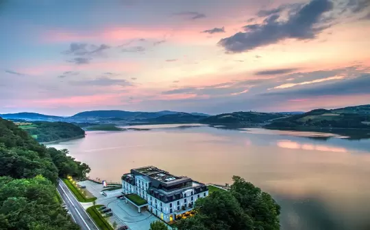 Hotel Heron- konferencje w malowniczym otoczeniu