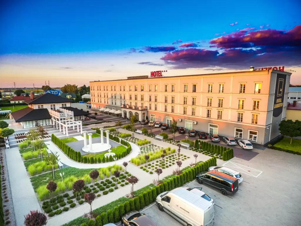 Hotele konferencyjne z salą na ponad 300 osób w Warszawie i okolicach