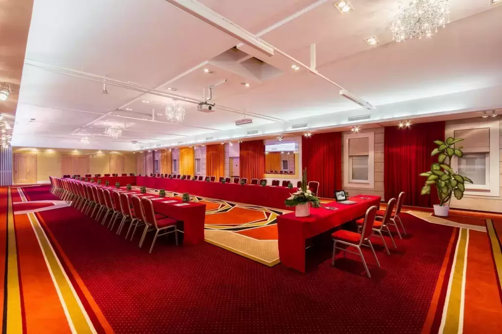 7. MCC Mazurkas Conference Center & Hotel****