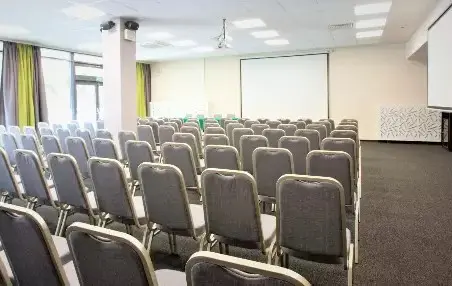 Gdzie zorganizować konferencję na 100 osób w Juracie lub w okolicach?