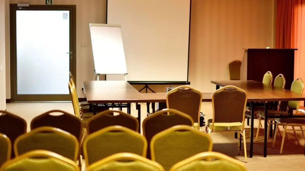 Gdzie zorganizować konferencję na 200 os&oacute;b w Ustroniu Morskim lub w okolicach?