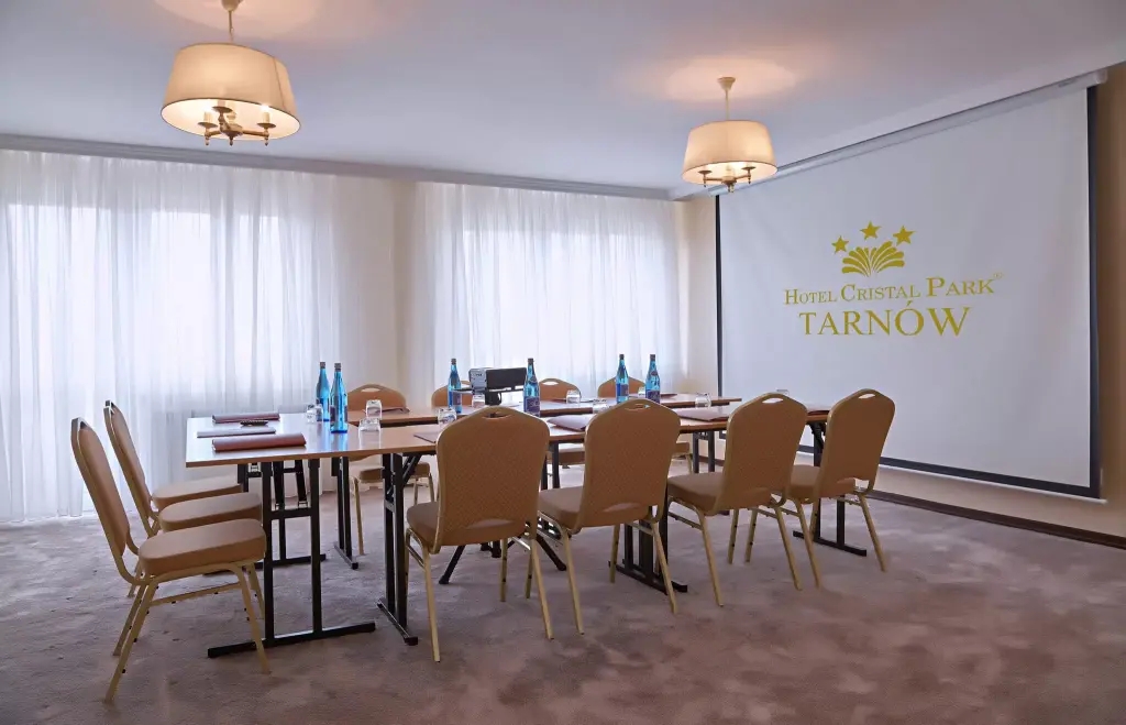 Jakie są atrakcyjne miejscowości na konferencje w okolicy Tarnowa?