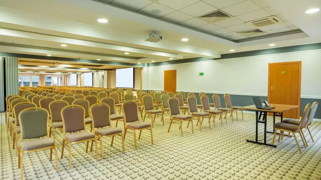 Gdzie zorganizować event firmowy na 100 osób w Kudowie Zdroju lub w okolicach?