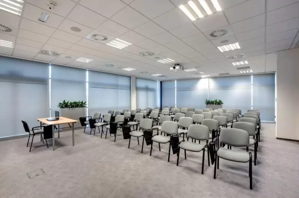 Gdzie zorganizować event firmowy na 100 os&oacute;b w Wałbrzychu lub w okolicach?