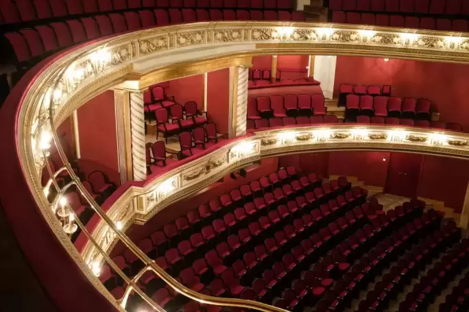 3. Teatr Wielki im. S. Moniuszki