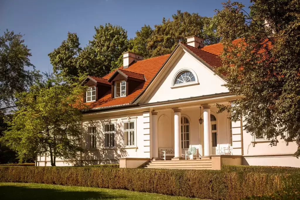 4. Dw&oacute;r w Tomaszowicach***