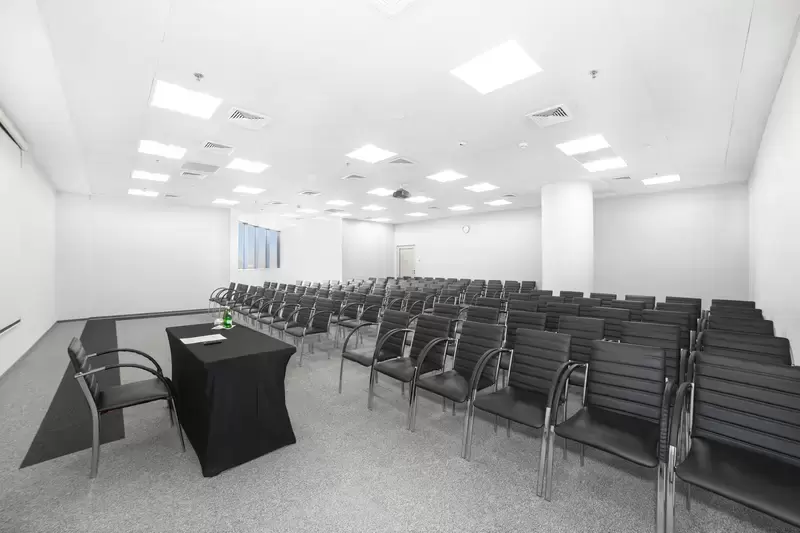 4. Golden Floor Plaza