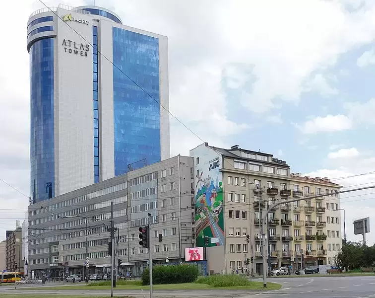 4. Golden Floor Plaza