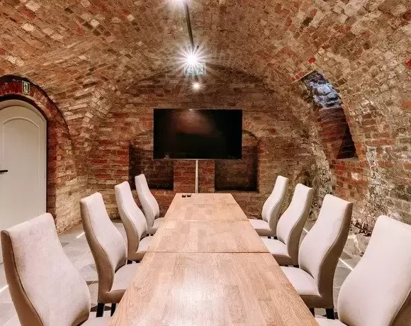 Hotel ETER dysponuje unikalnymi salami na toruńskiej starówce