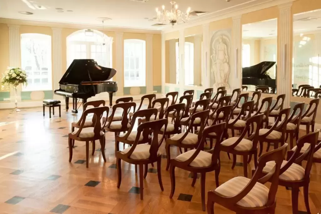 Sale konferencyjne w Pałacu Romantycznym