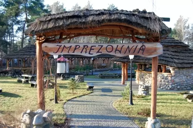 Impreza firmowa w plenerze na zakończenie konferencji w hotelu Bella Vista w Warszawie