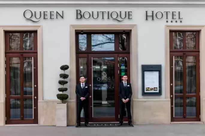 1. Queen Boutique Hotel****