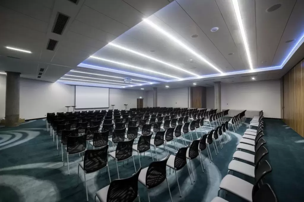 Gdzie zorganizować konferencję na 200 osób w rejonie Olsztyna i okolicach?