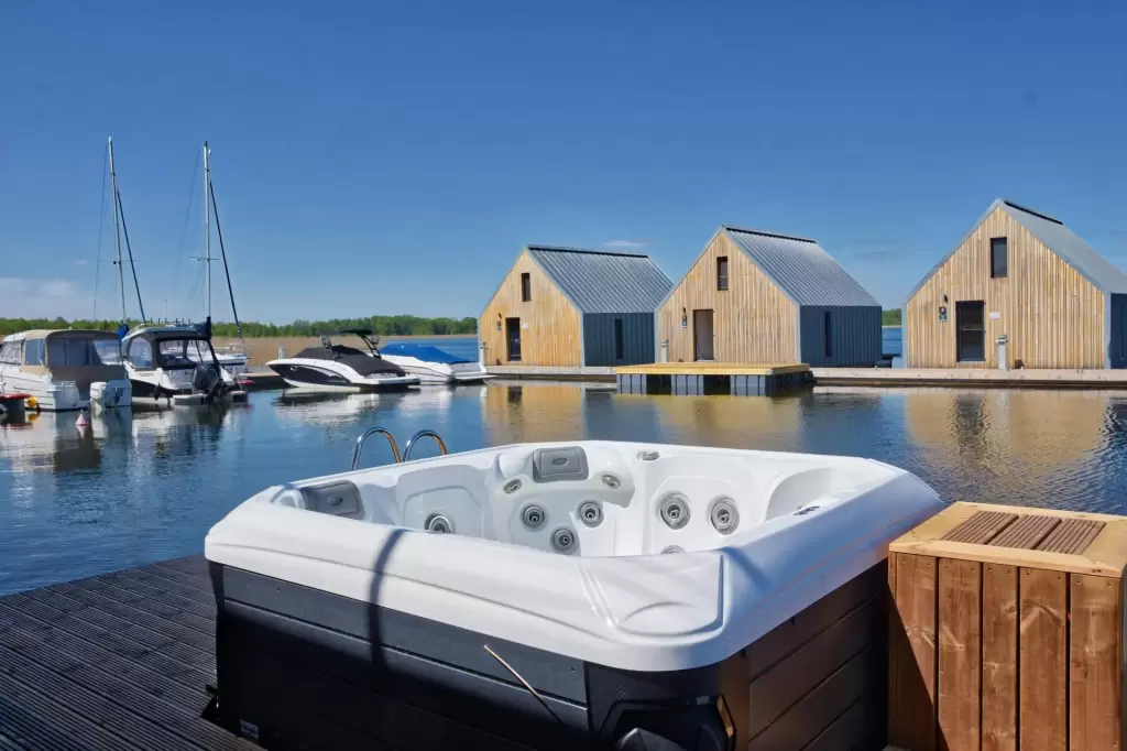 Kt&oacute;ry hotel organizuje szkolenia i konferencje ze SPA w Piszu?