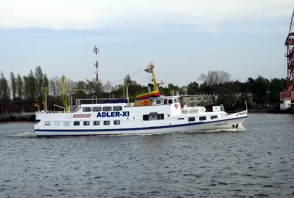 Kt&oacute;re hotele konferencyjne w Tarnowskich G&oacute;rach lub w okolicach organizują rejsy statkiem?