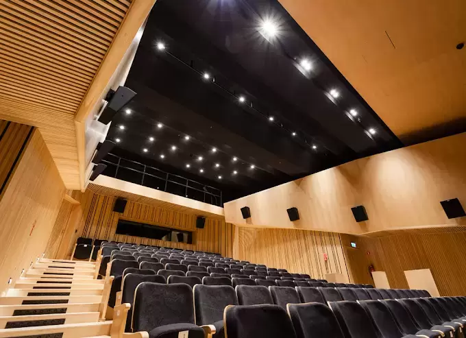 Jakie są atrakcyjne miejscowości na konferencje w okolicy Pabianic?