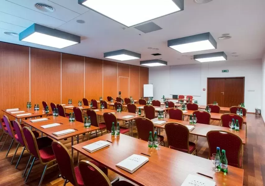 Gdzie zorganizować szkolenie na 100 osób w Ustroniu lub w okolicach?