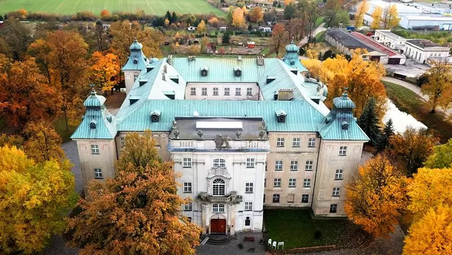 Przestrzenie na spotkania posiadające zabytkową architekturę 