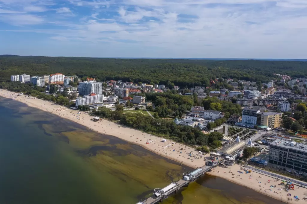 Przestrzenie na eventy firmowe w okolicach Wolińskiego Parku Narodowego 