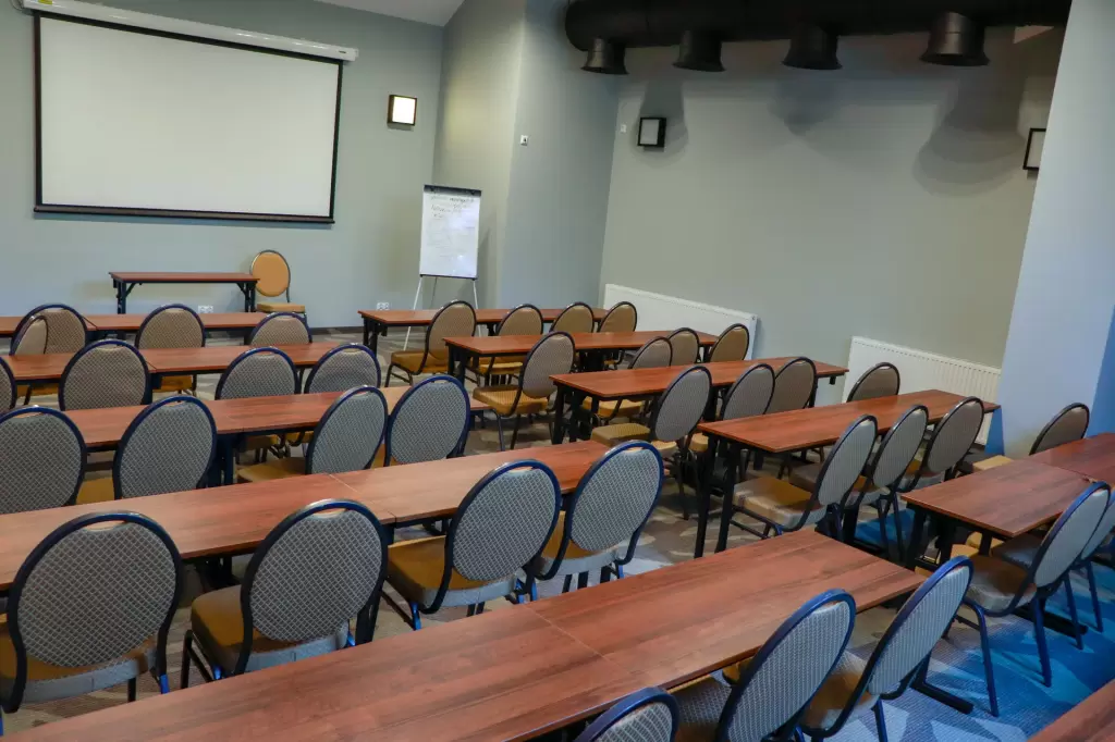 6. Kompleks Szkoleniowo &ndash; Wypoczynkowy &bdquo;Wiatraki&rdquo;