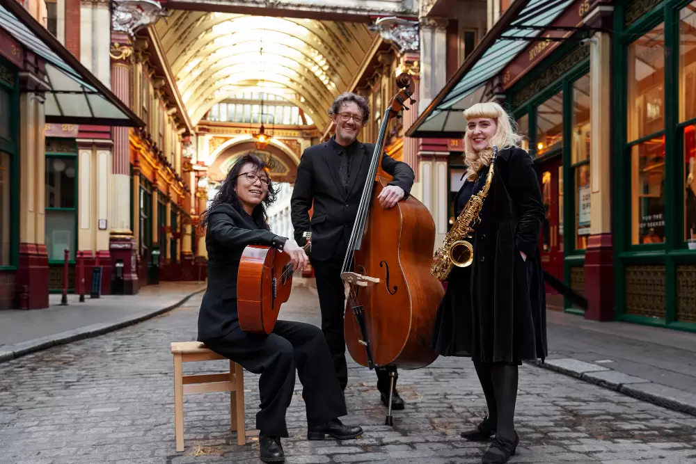 Wrocławskie zespoły, które będą śpiewać kolędy na żywo podczas świątecznej kolacji pracowniczej