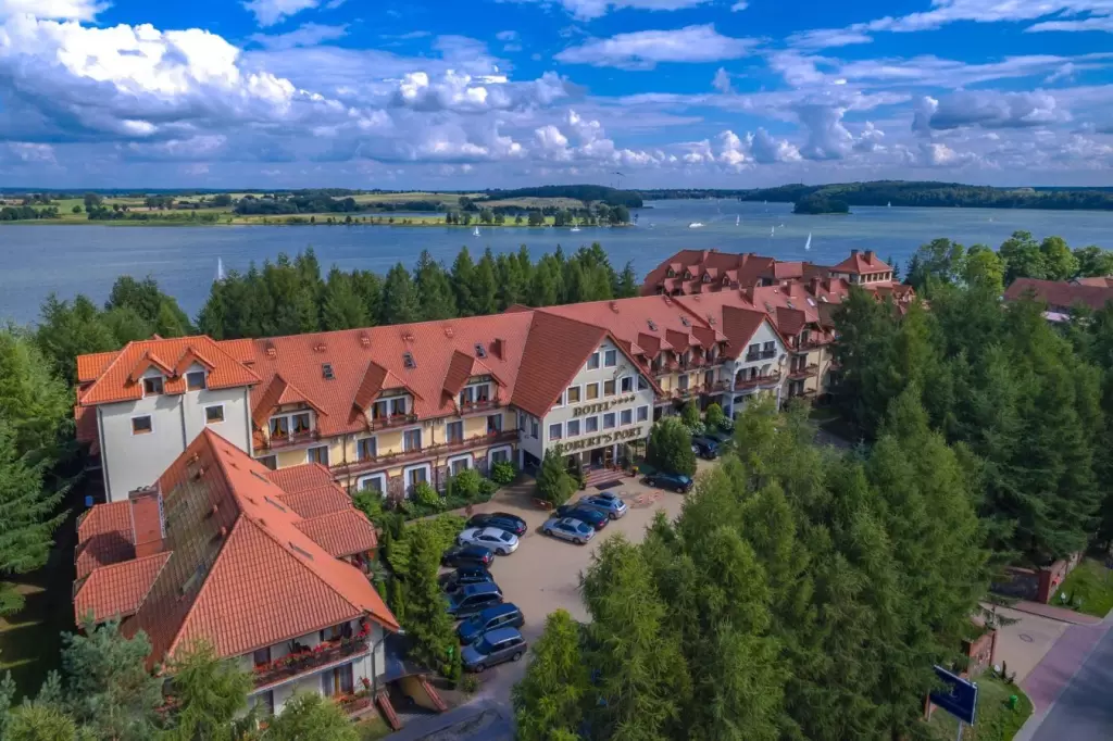 2. Hotel Robert`s Port **** Lake Resort & SPA