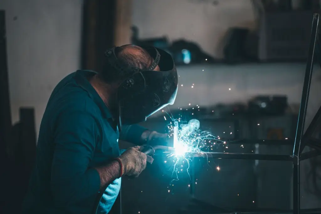 Kurs spawacza MAG 135 – jak wygląda szkolenie, egzamin i uprawnienia?