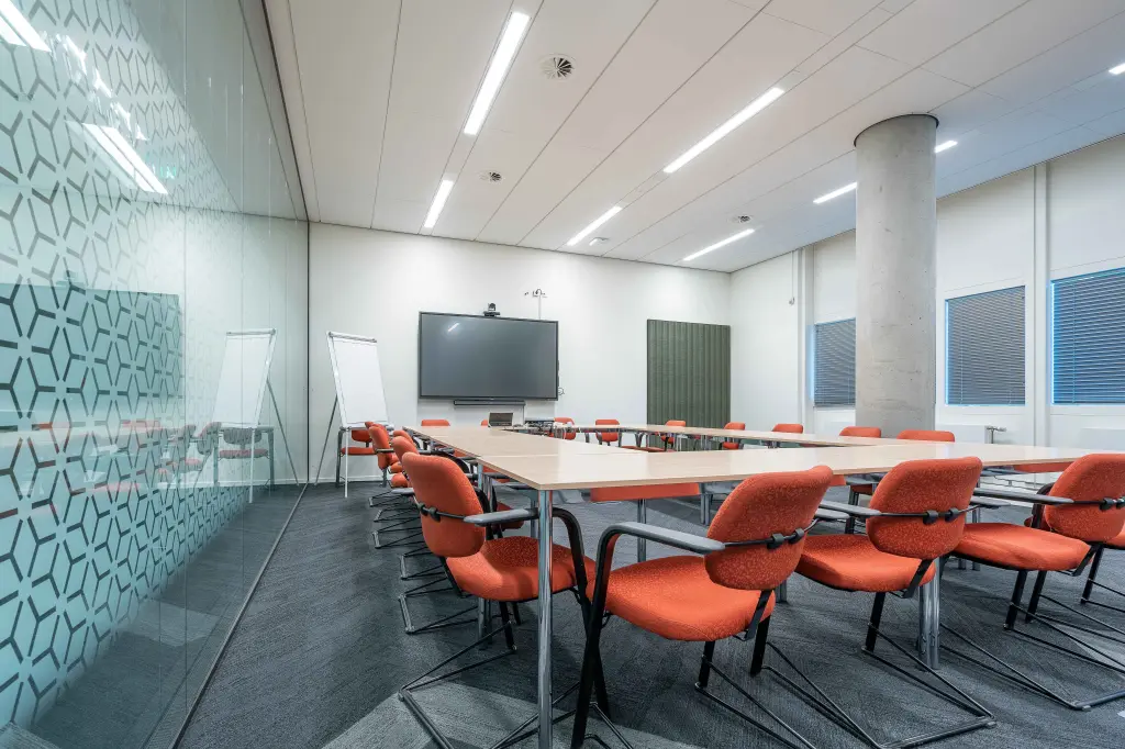 Organizacja szkolenia i konferencji w Bydgoszczy krok po kroku — od wyboru sali po catering