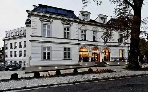 Red Baron Hotel&Restaurant w Świdnicy