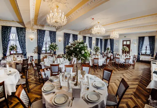 Pałac Lubiechowa - Niebieska Sala Bankietowa