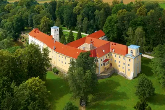 Hotel Zamek na Skale****