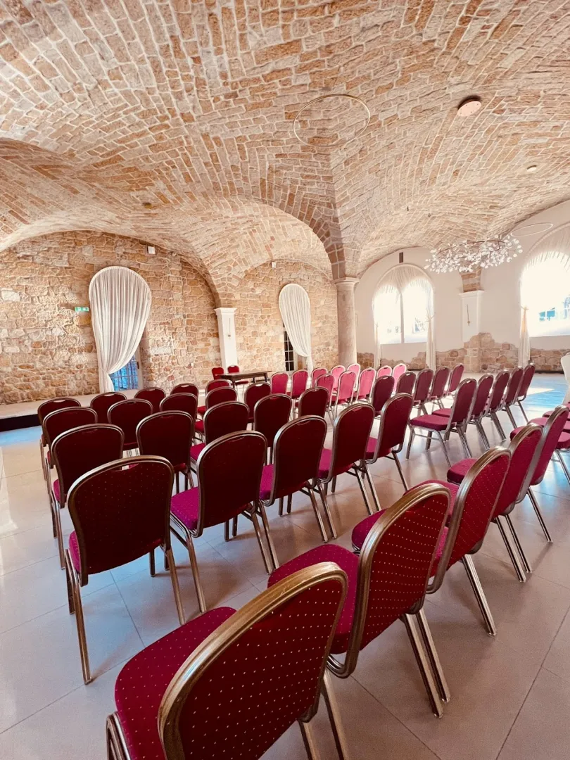 Duza sala w Pałac Brunów***