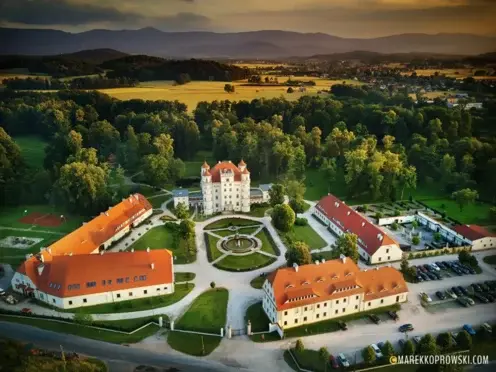 Pałac Wojanów****
