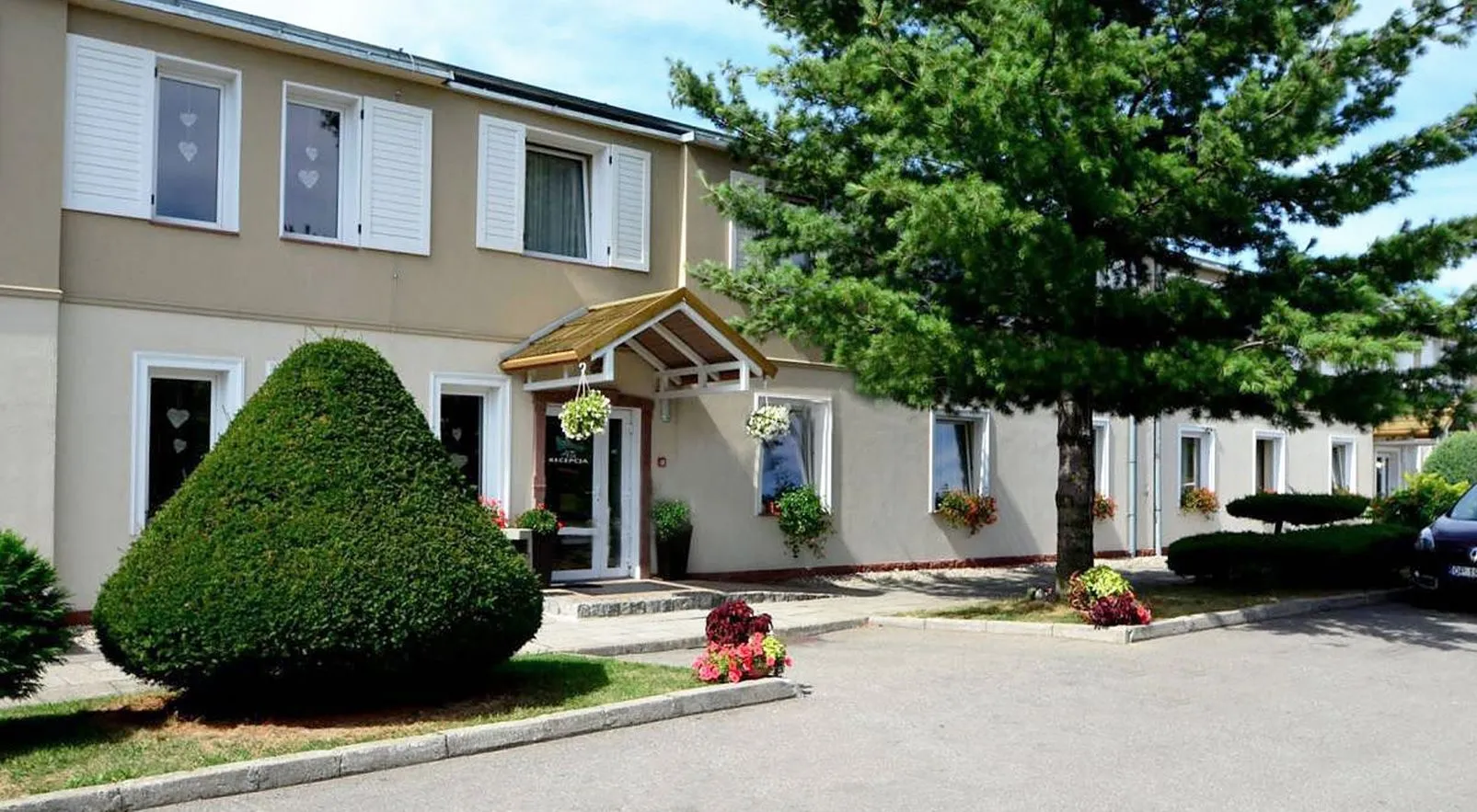 Abis - Hotel** & Restauracja