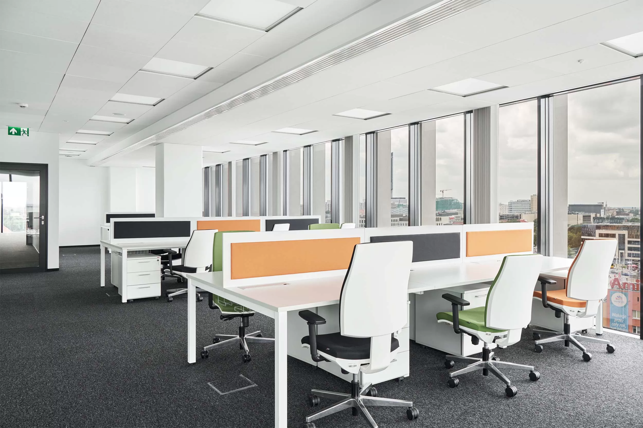 Silver Tower Center - Sala Strefa coworkingowa