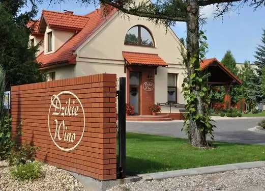 Dzikie Wino Hotel & Restauracja