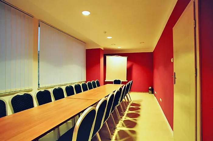 Sala GŁĘBIA PURPURY