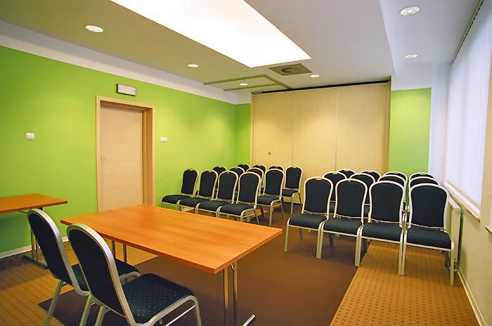 Sala SZELEST LIŚCI