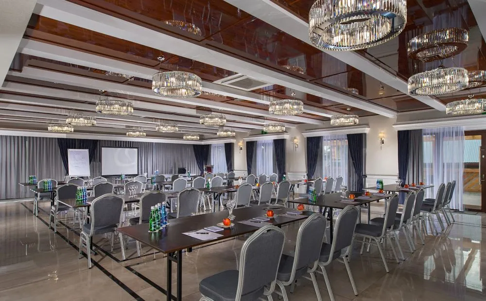 GNIECKI Hotel & Restaurant