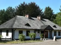 Muzeum Wsi Lubelskiej na Lubelszyźnie - Sala Dworek z Huty Dzierążyńskiej