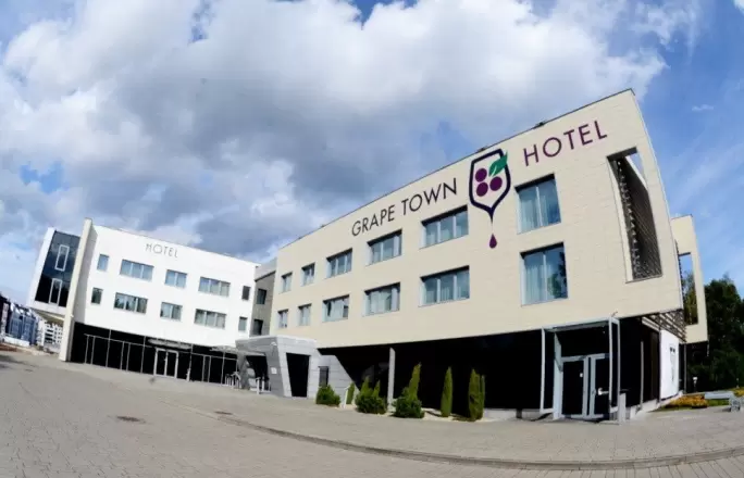 Grape Town Hotel****