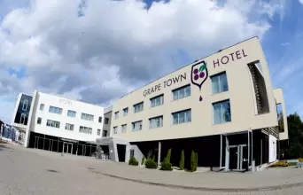 Grape Town Hotel****