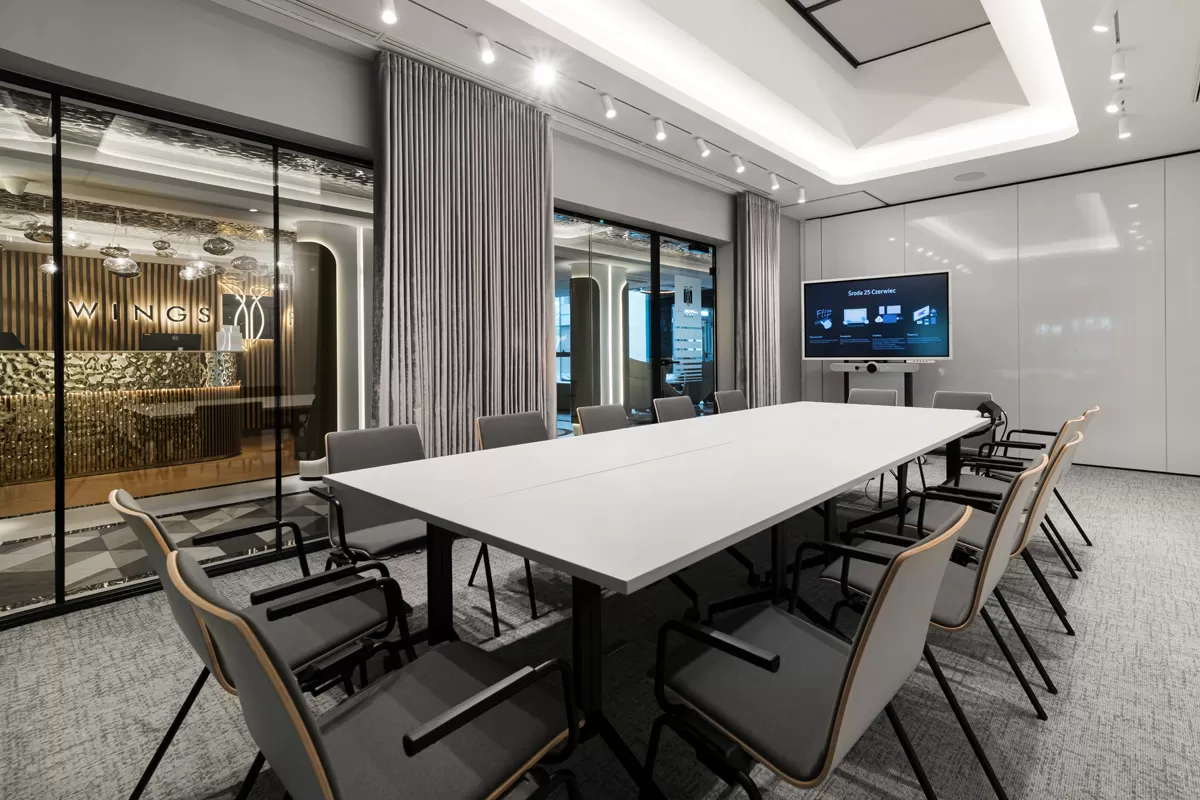 Wings Plaza - Sala B Brass