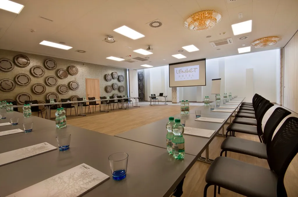 Wnętrze Sala Klonowa – zdjęcie 2