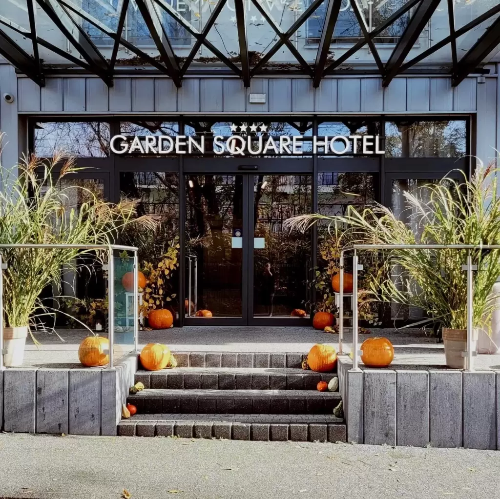 Garden Square Hotel****