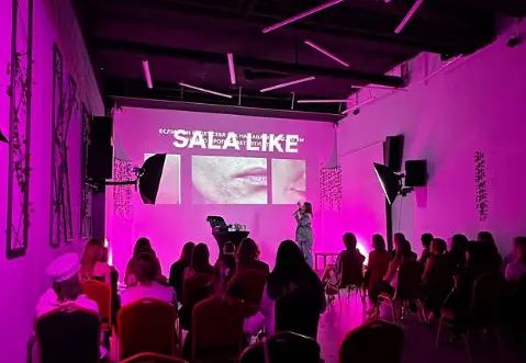 SALA COSMO