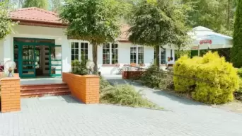 Zdjęcie obiektu Hotel Pod Sosnami**