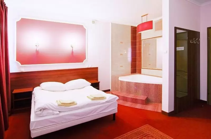 Baza noclegowa / pokoje hotelowe