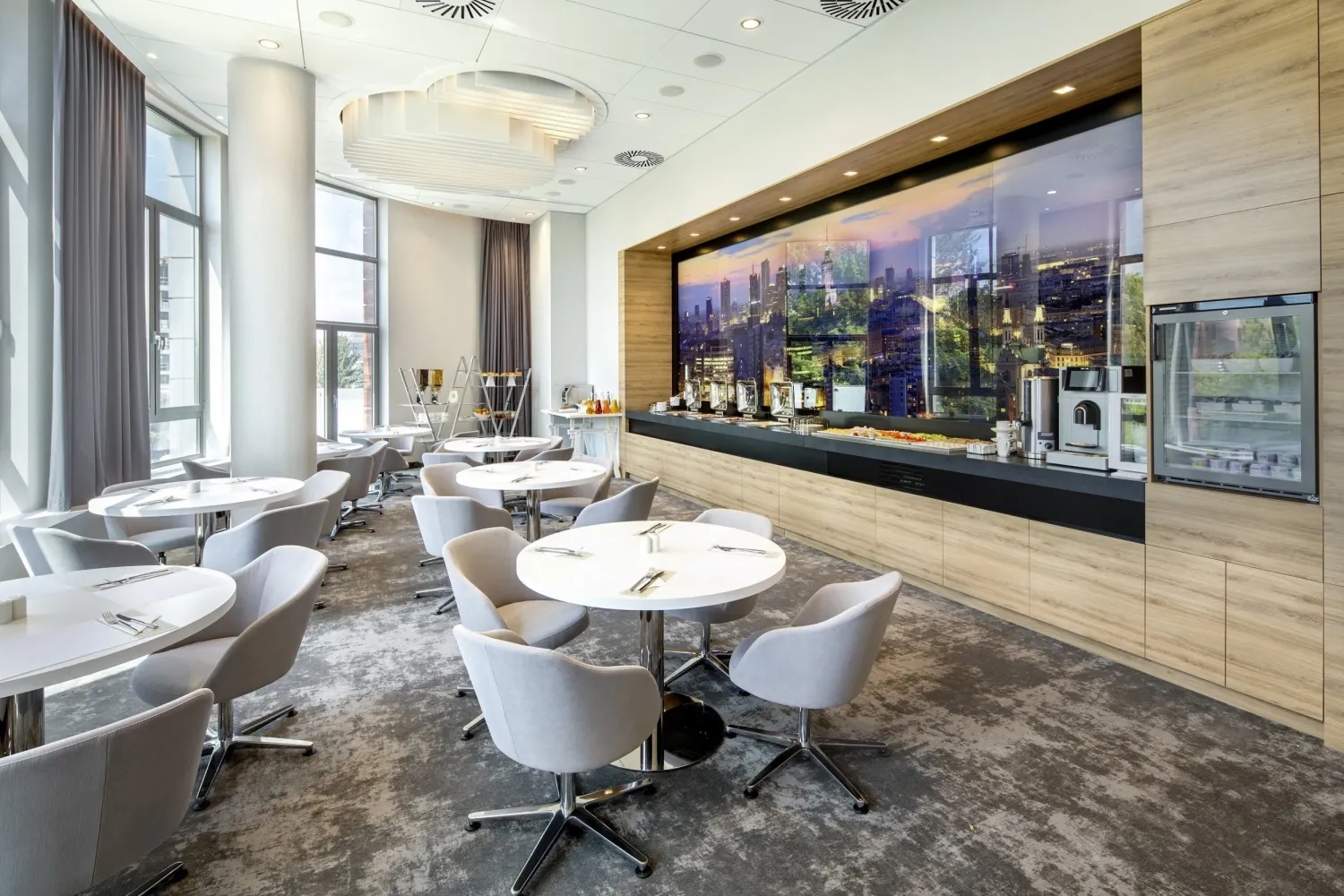 Sala Hotel Golden Tulip Warsaw Airport - Breakfast room